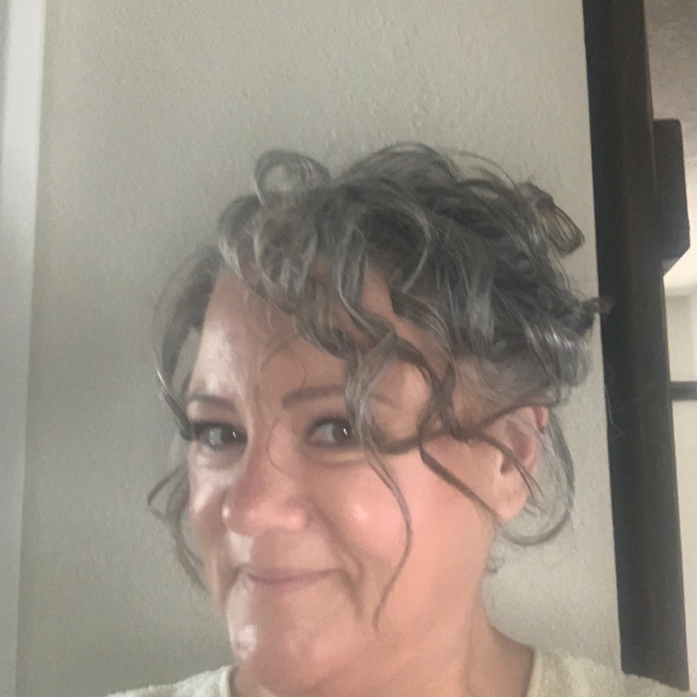Meet your Posher, Denise
